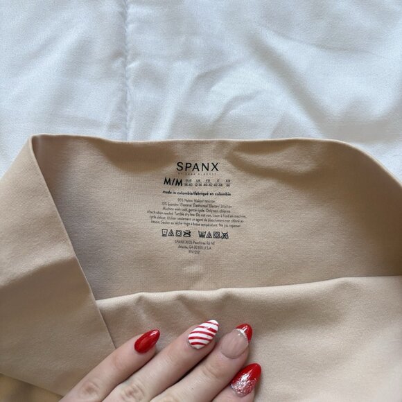 Spanx Womens Size Medium Tan Shorts Shapewear Shaping Tummy Control Soft Comfy - Picture 4 of 5